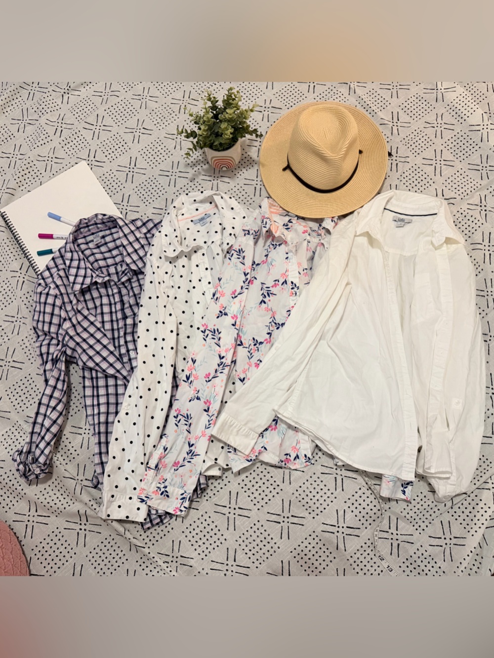 croft & barrow White Floral & Polka Dot Button-Down Tops (4 Pack)